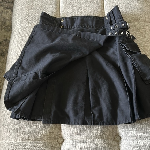 MODERN KILTS MENS 32 BLACK UTILITY CAGO POCKETS TRADITIONAL OUTFIT SCOTLAND - Picture 2 of 12